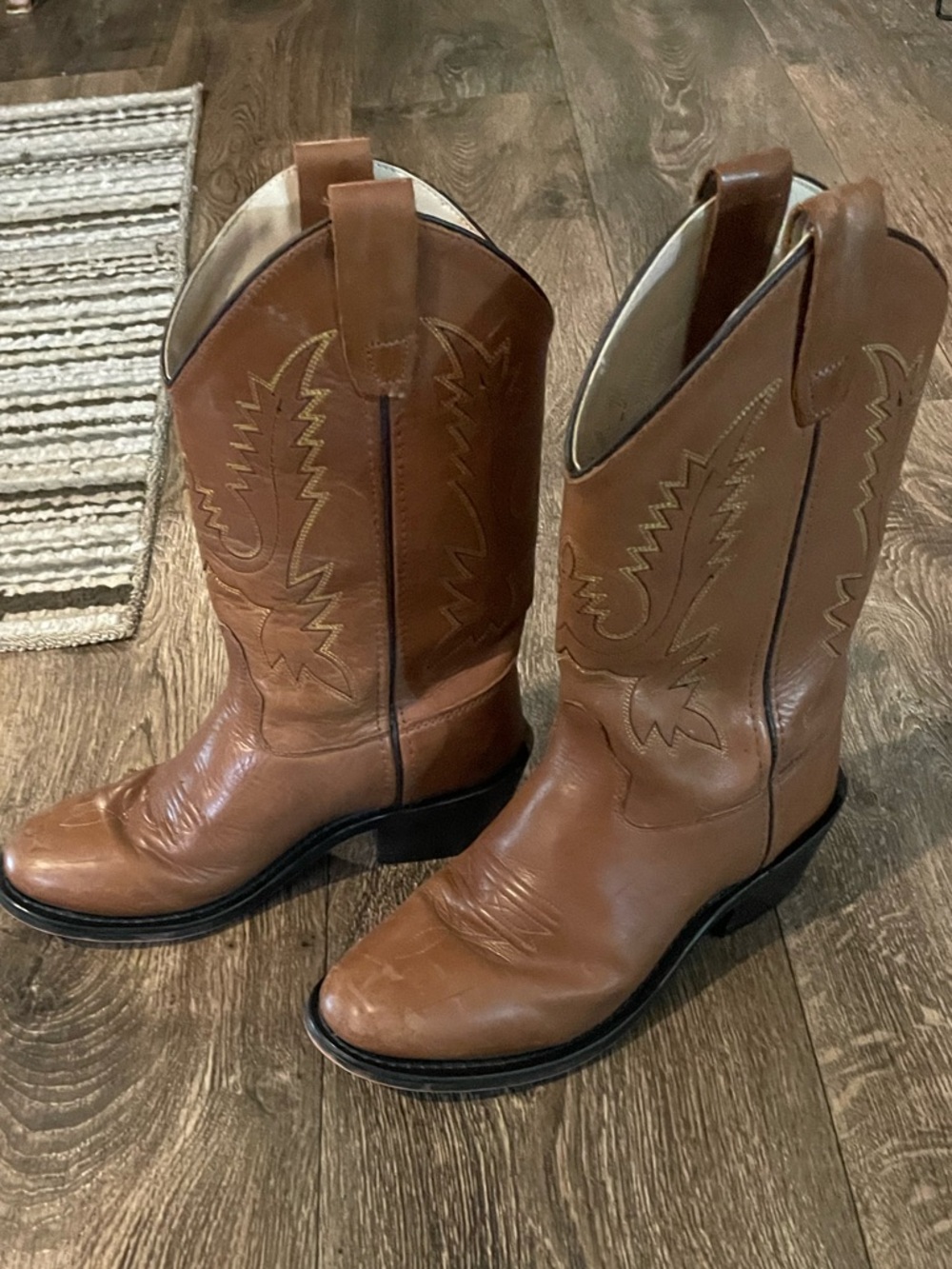 Old West Faux Leather Cowboy Boots, Brown with Tan Stitching